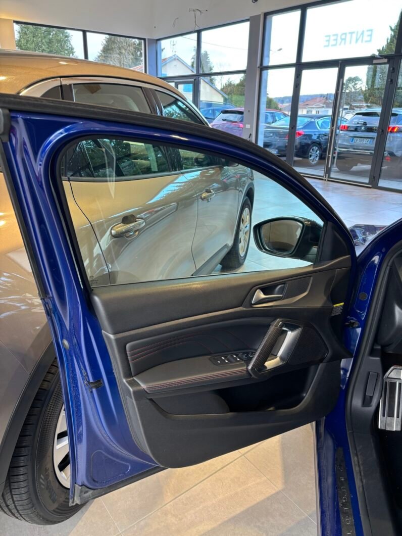 
								308 GT LINE 1,2l thp 130cv eat8 plein									