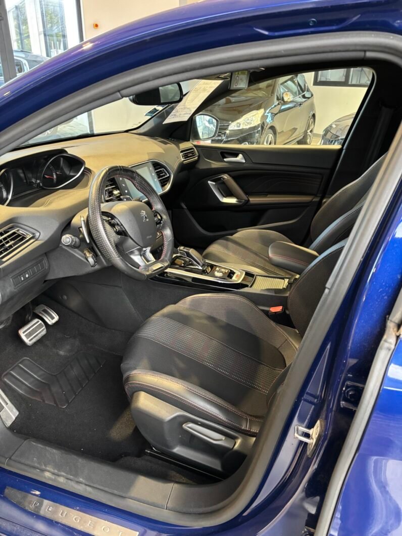 
								308 GT LINE 1,2l thp 130cv eat8 plein									