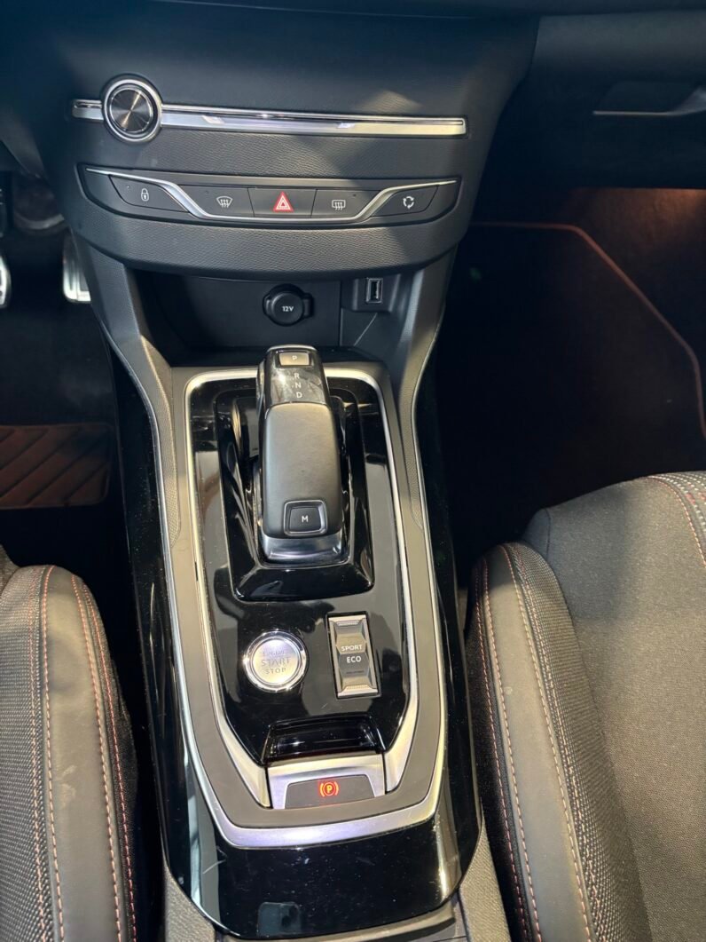 
								308 GT LINE 1,2l thp 130cv eat8 plein									