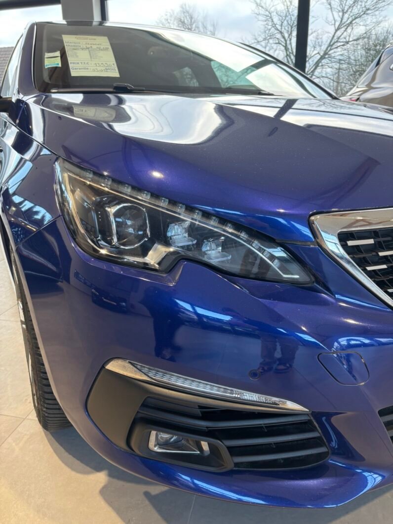 
								308 GT LINE 1,2l thp 130cv eat8 plein									