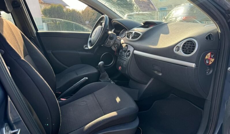 
								Clio 3 1,5l dci 70cv 5 portes plein									