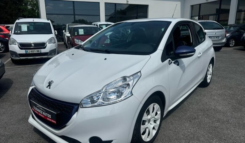 
								208 like 1l vti 68cv plein									