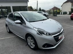 
										208 1,2l essence 82cv style avec 99800km plein									