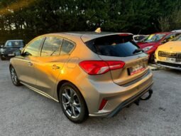 
										Focus 2l tdci 150cv ST Line plein									