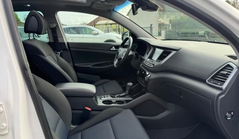 
								Hyundai tucson 1,7l crdi 140cv dct7 plein									