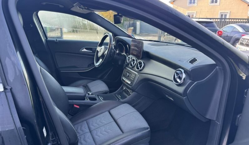 
								Gla 180d 7-G DCT inspiration plein									