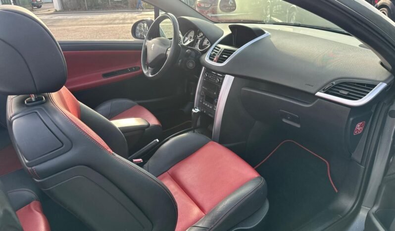 
								207 cc 1,6l 16v 120cv avec 68000km plein									