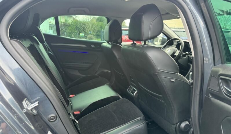 
								Mégane IV intense 1,5l dci 115cv EDC6 boîte automatique full									