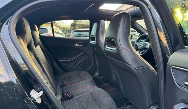 
								Gla 220 cdi 7G-DCT 177 cv fascination plein									