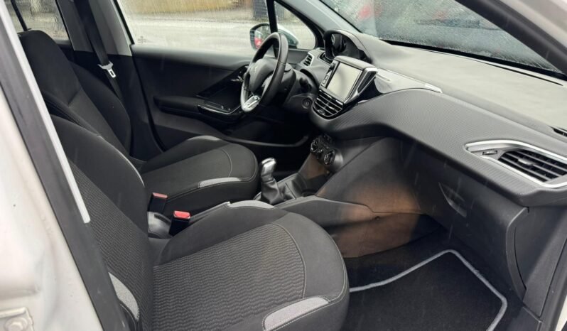 
								208 1,6l hdi 100cv plein									